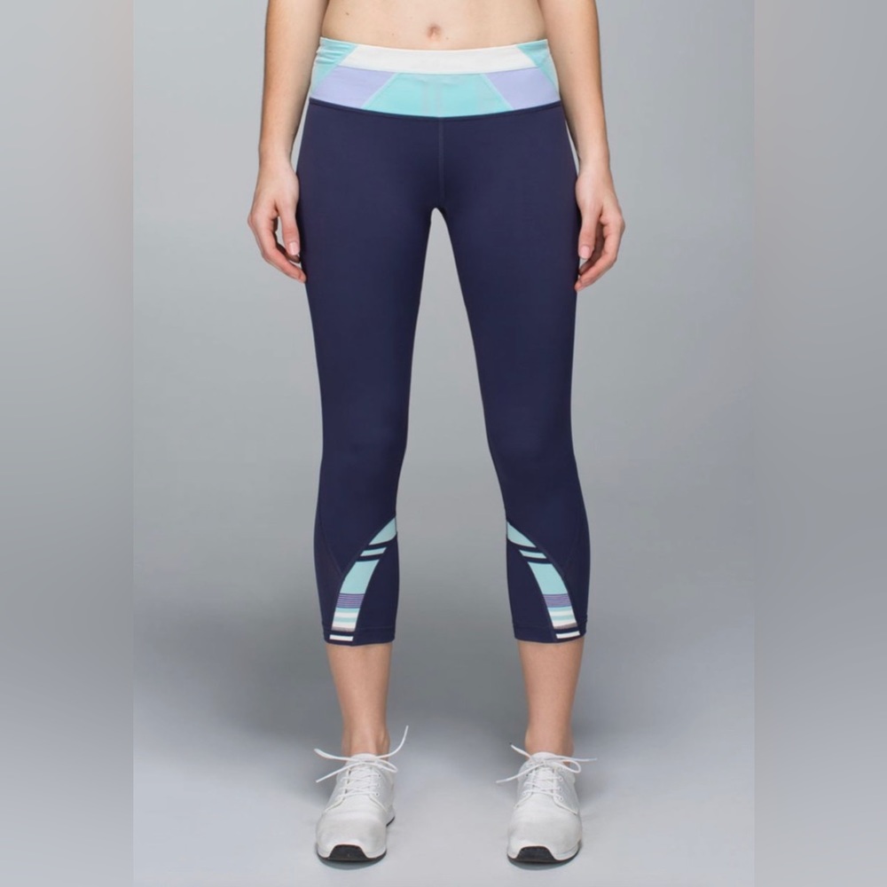 Lululemon Athletica Run: Inspire Crop II Leggings in Cadet Blue